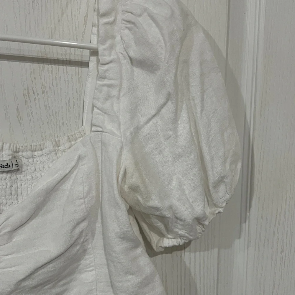 Abercrombie & Fitch smocked detailing